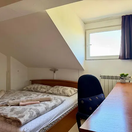 Prime Center - 1bdr - Floor Next To The National Stadium & Lejlighed *