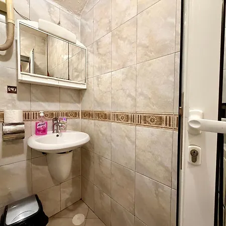 Lejlighed Prime Center - 1bdr - Floor Next To The National Stadium &