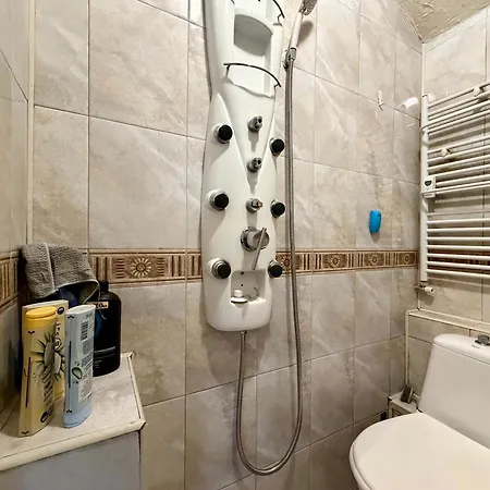 Prime Center - 1bdr - Floor Next To The National Stadium & Lejlighed *
