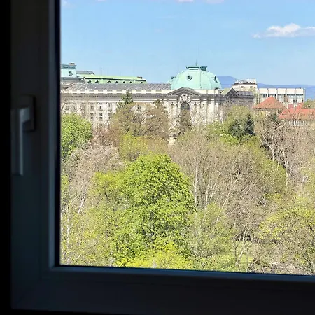 Lejlighed Prime Center - 1bdr - Floor Next To The National Stadium &