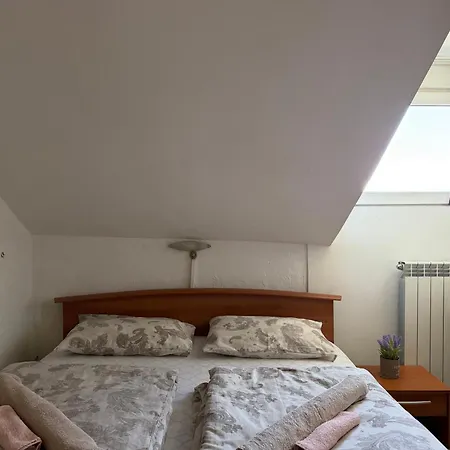 Prime Center - 1bdr - Floor Next To The National Stadium & Appartement