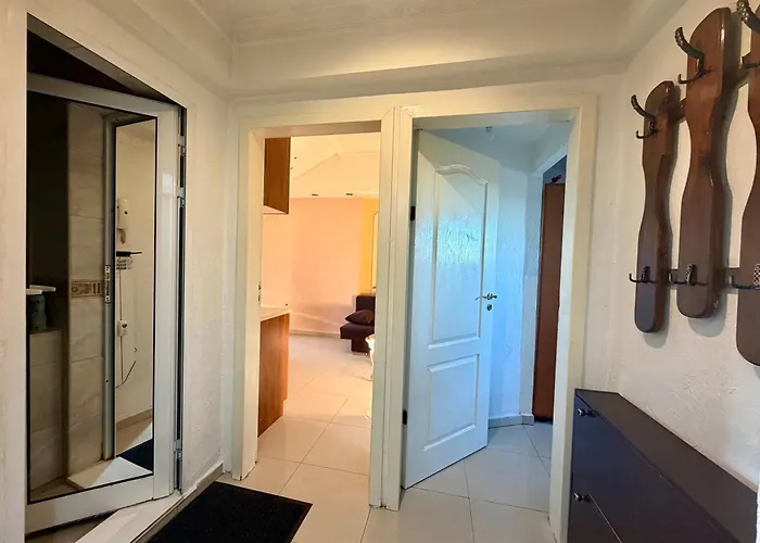 Prime Center - 1bdr - Floor Next To The National Stadium & アパート *