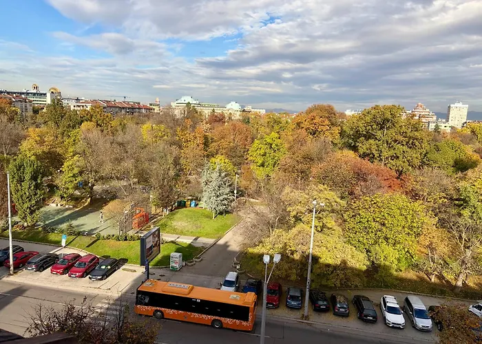 Prime Center - 1bdr - Floor Next To The National Stadium & *