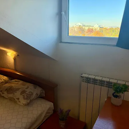 Prime Center - 1bdr - Floor Next To The National Stadium &